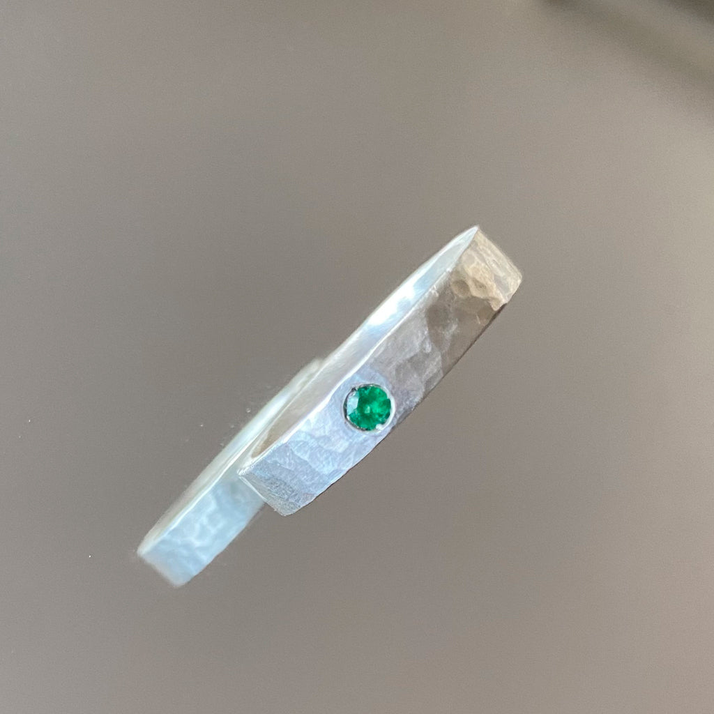 Anillo Minimal Esmeralda