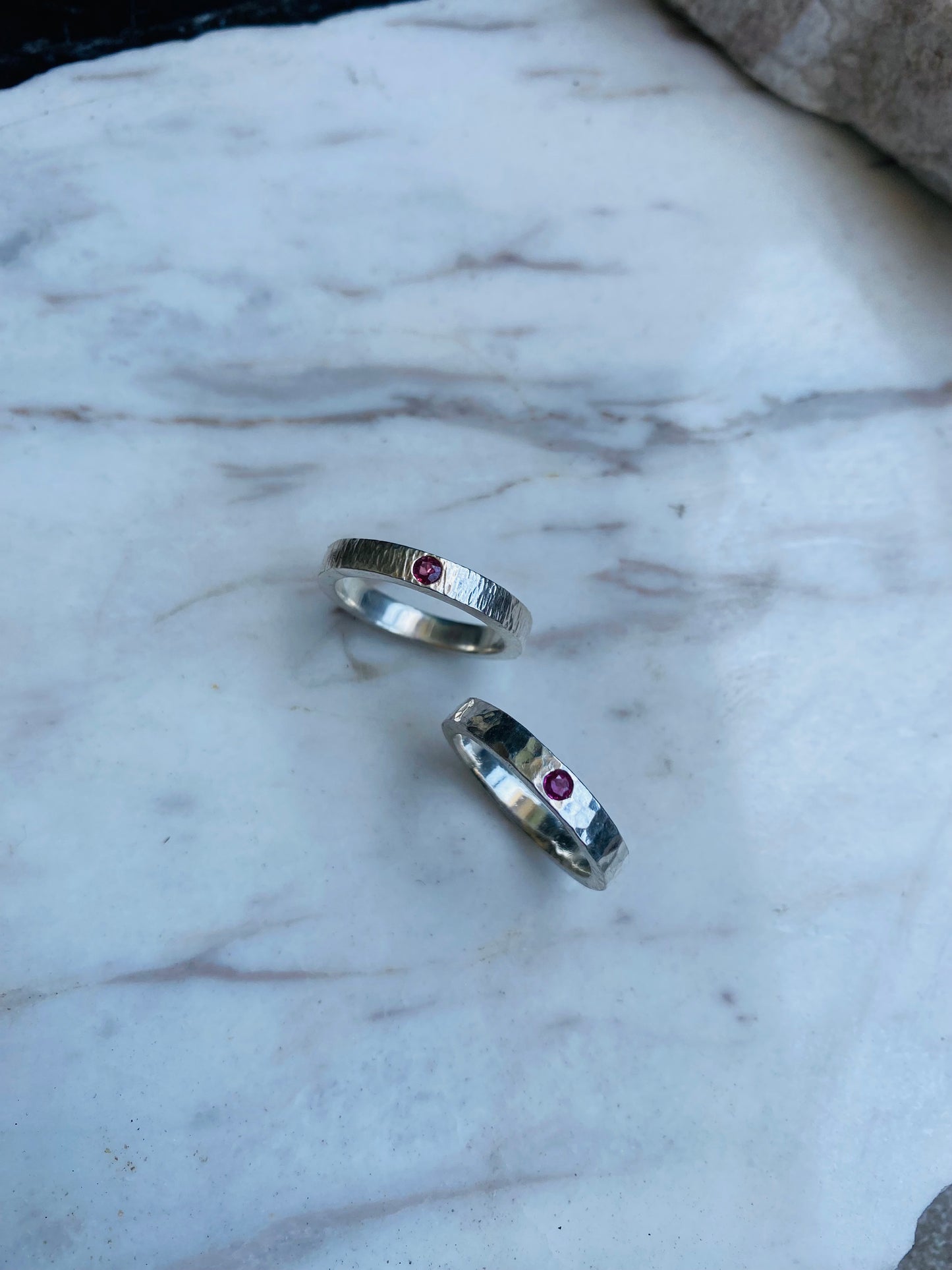 Anillo Minimal 1 Rubí
