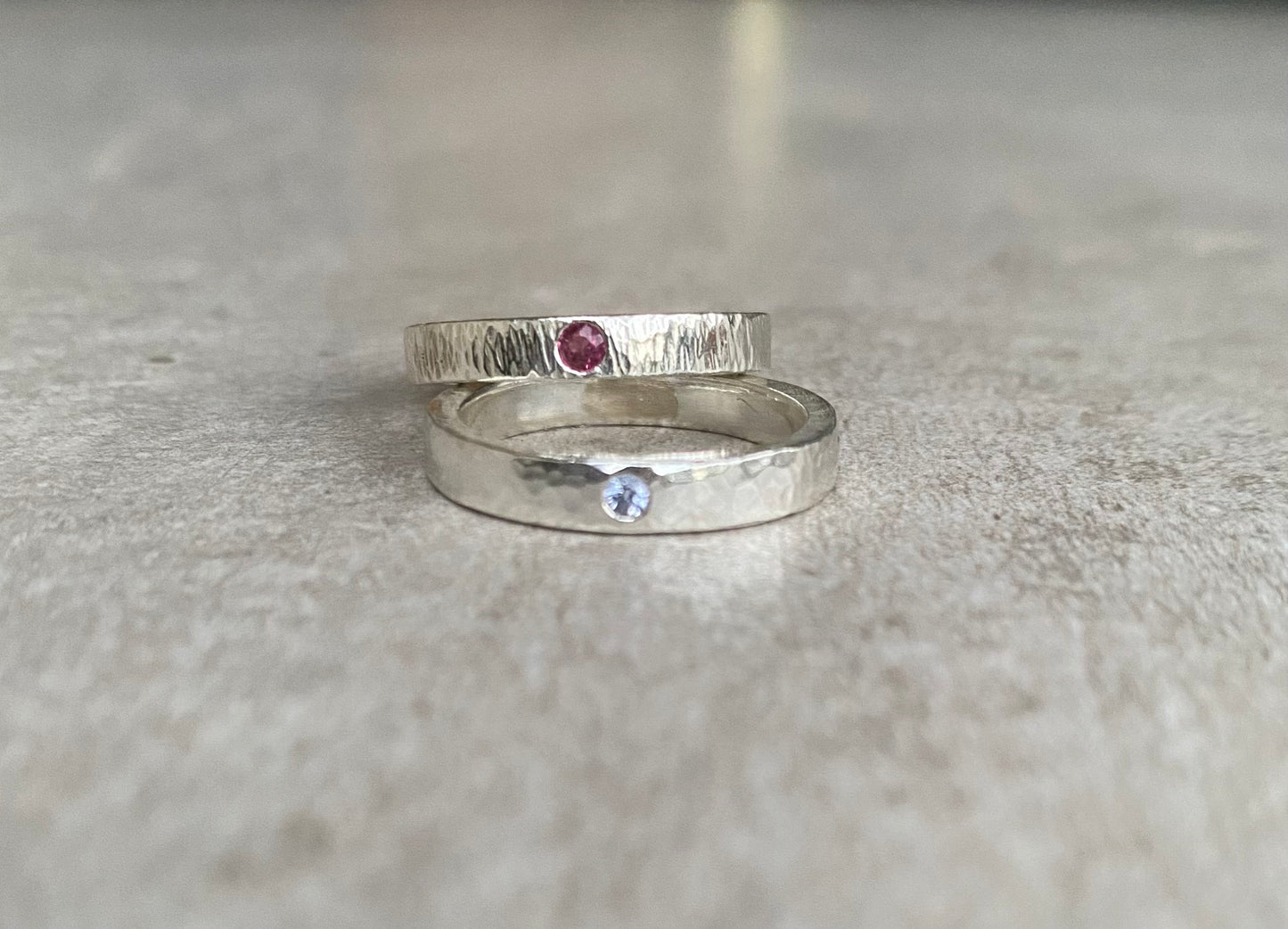 Anillo Minimal 1 Rubí