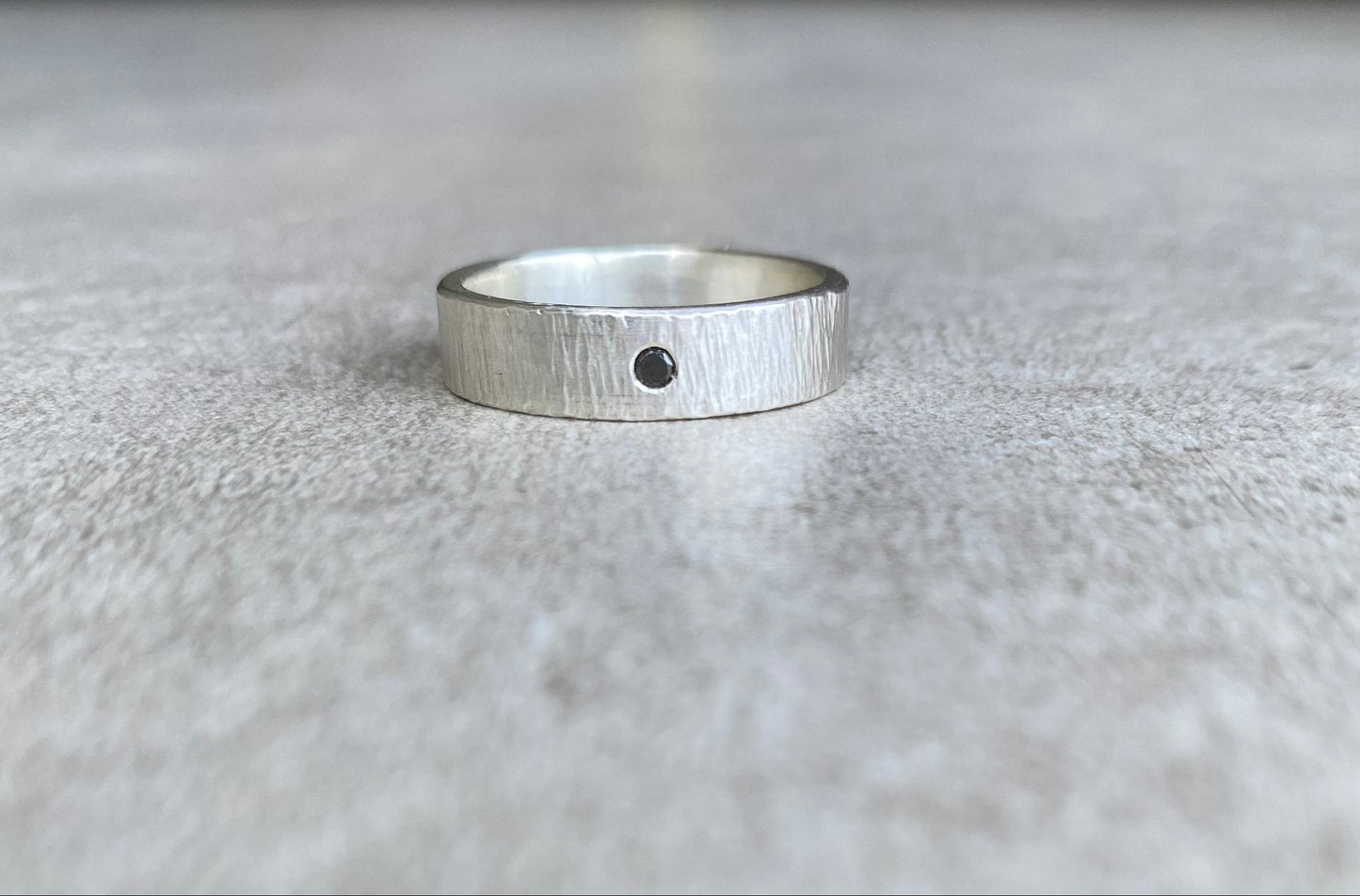 Anillo Minimal Diamante negro