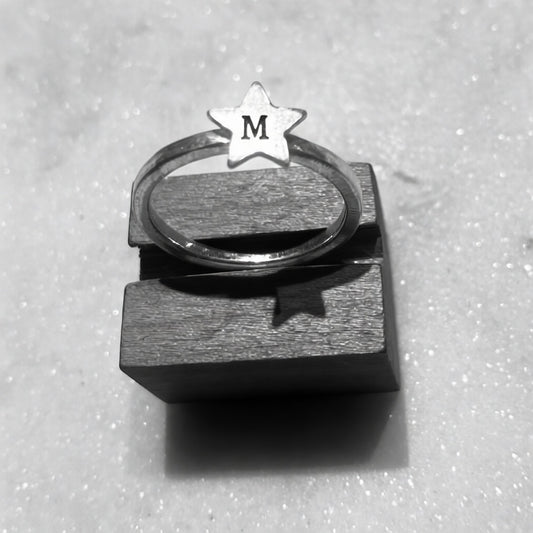 Anillo grabado 1 letra